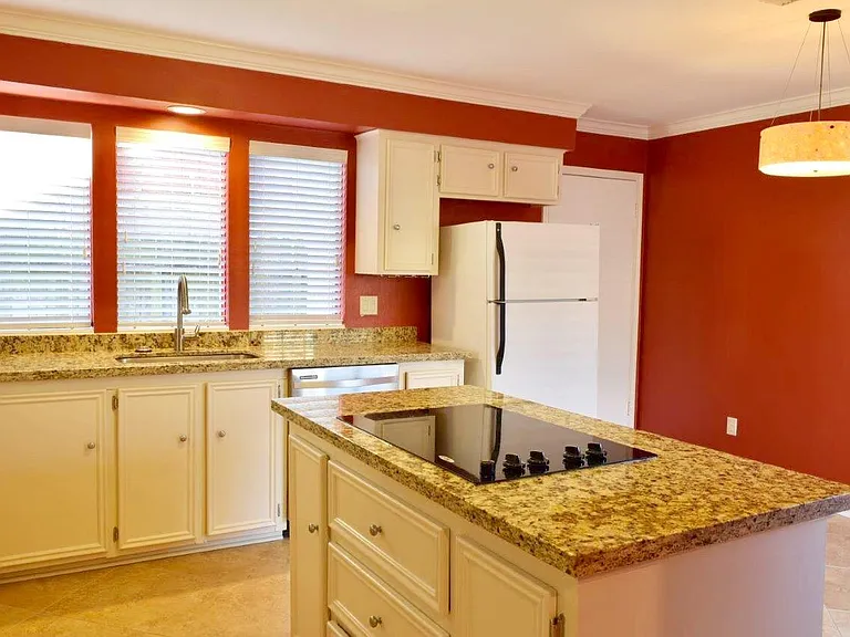 13723 Ella Lee Ln — Photo 3