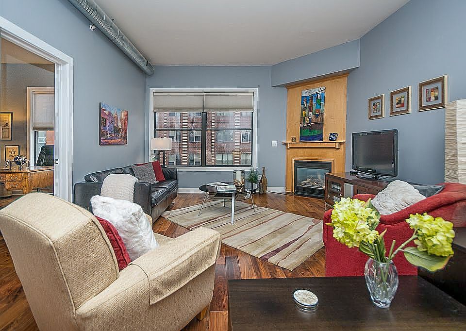 1st image of 400 E Locust St Unit 309
