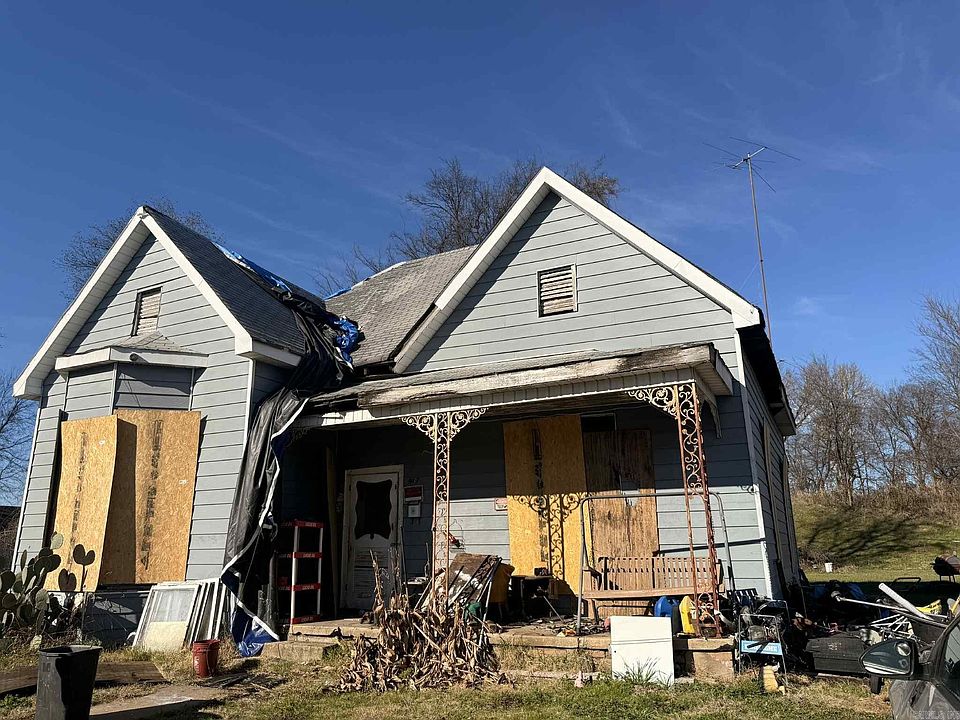 1st image of 917 E 2nd Ave