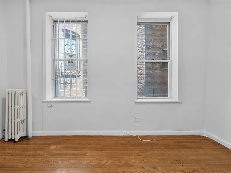 631 E 11th St #3 — Photo 6