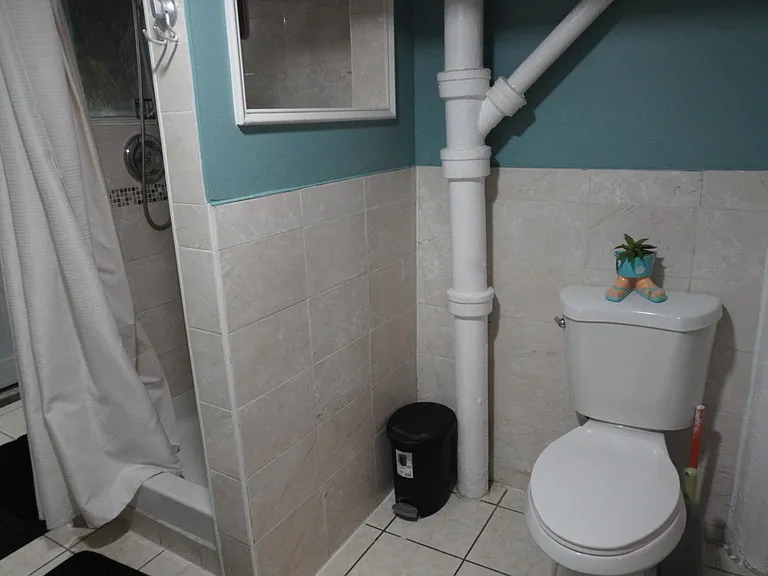 193 Webster Ave — Photo 12