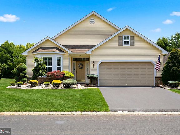2nd image of 714 Hollybrook Ln