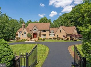 9701 Spicewood Ln, Potomac, MD 20854