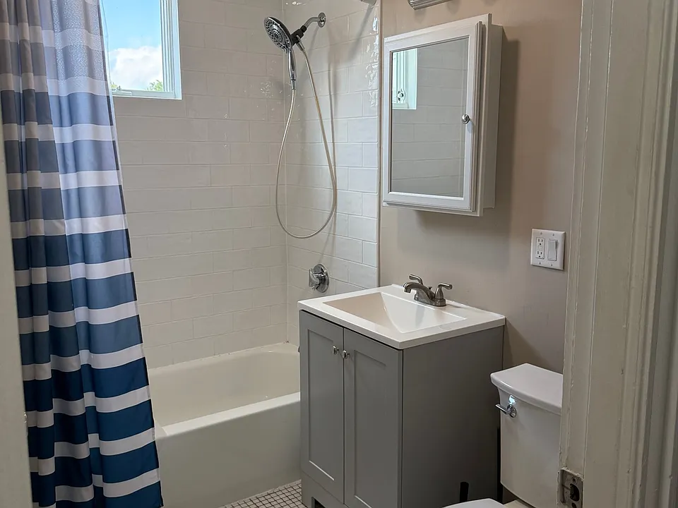 23 Fair Oaks St #2