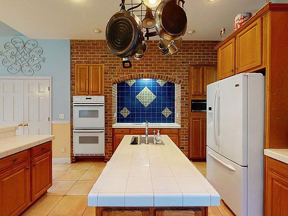 3rd image of 6229 Coquina Cir #6229
