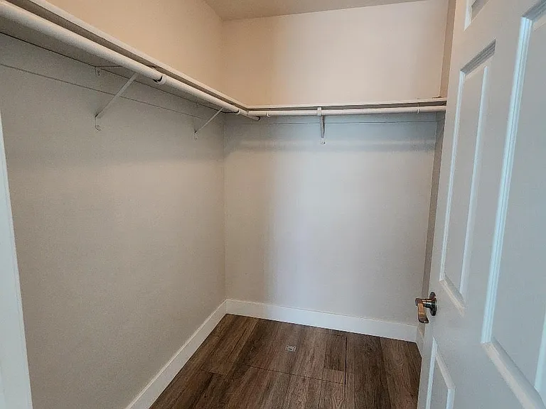 2896 W Elmwood Dr — Photo 10