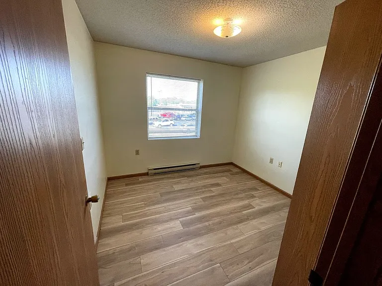 Kemper Manor Apartments — Photo 30