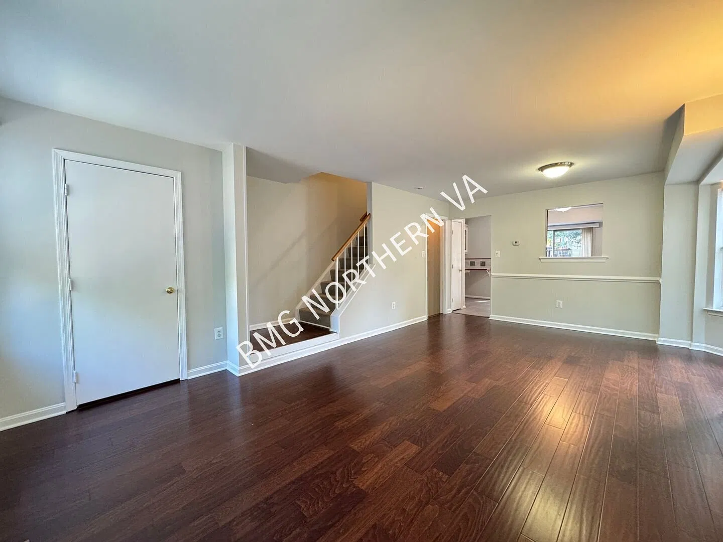 Beautiful 2BR/3BA Home in North Hart Run with Deck & Community Amenities — Photo 4