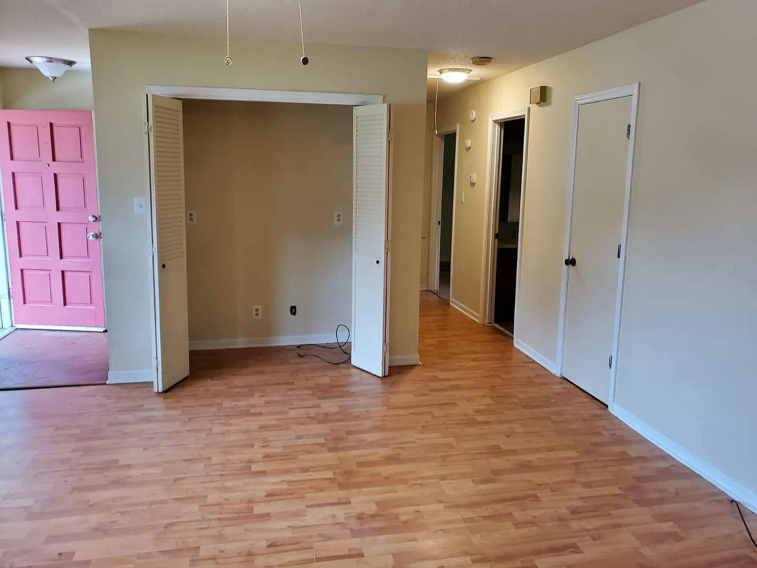 2 bed, 1.5 bath, 1000 sqft, $1,200 — Photo 4