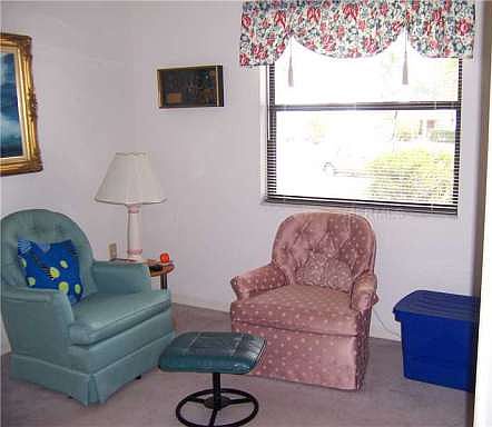 4th image of 1014 N Canary Cir
