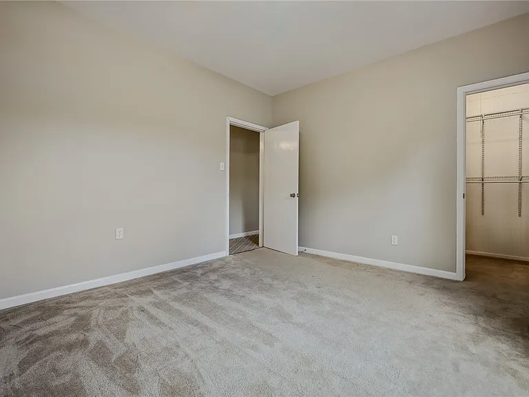 1622 Woodlawn Dr — Photo 13