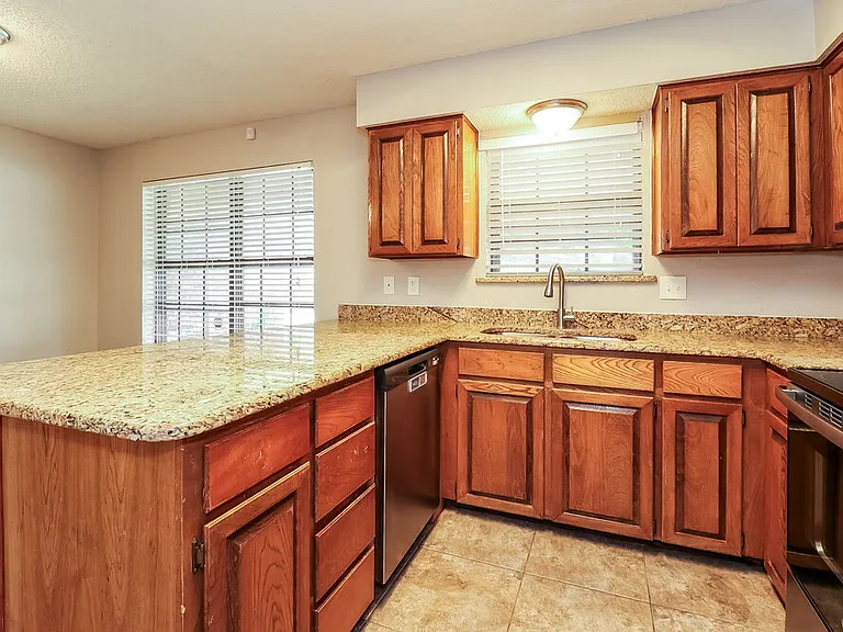 6929 Egan Way — Photo 7