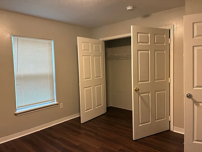 2702 W Kentucky St — Photo 10