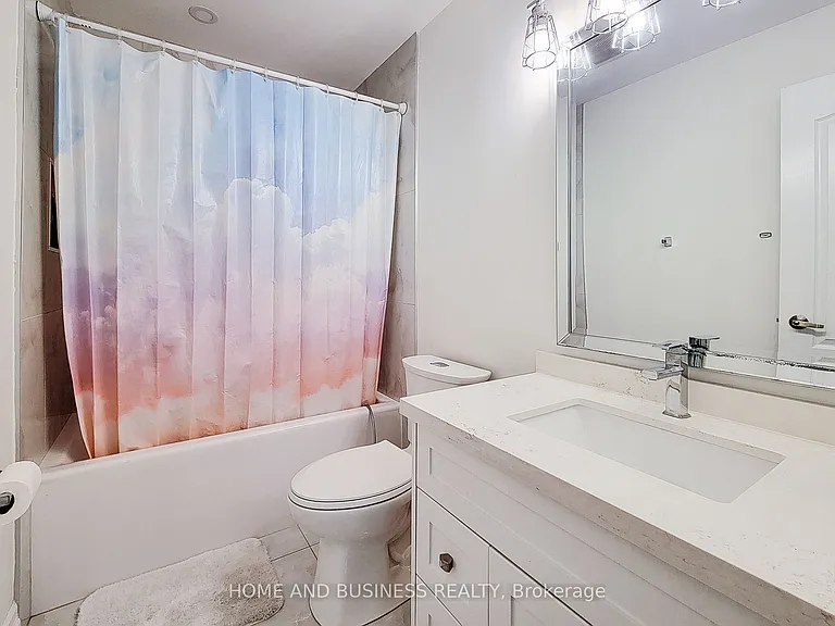 2374 Baintree Cres — Photo 26