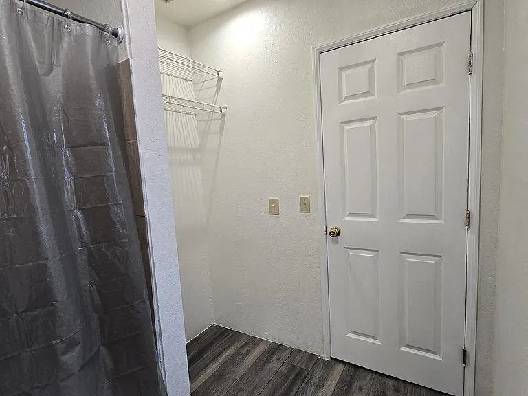 1442 Alamitos Ave #C — Photo 8