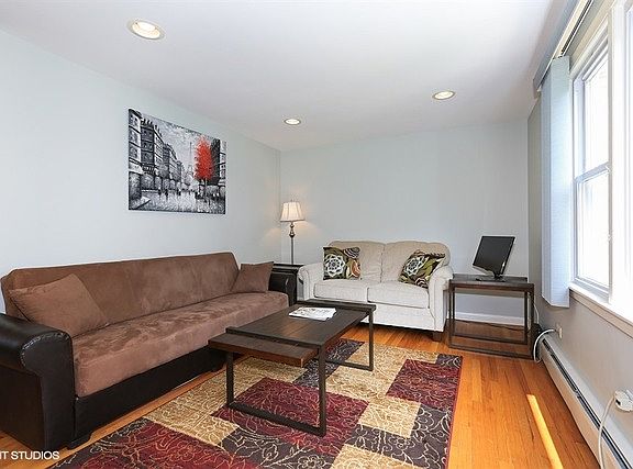 2nd image of 8712 W Berwyn Ave Unit 2E