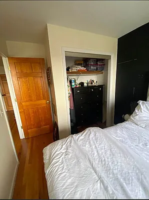 Rented by Standard Living Realty Inc | media 34