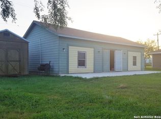 14817 Swisher St, Elmendorf, TX 78112