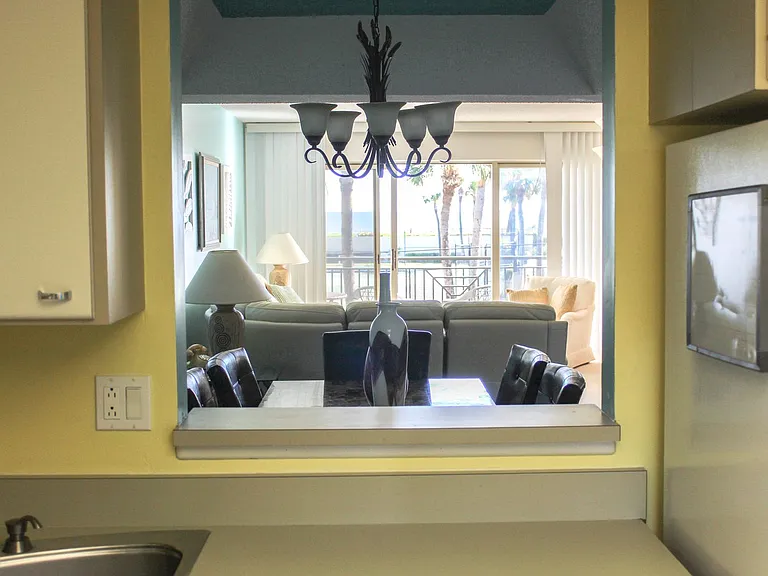 3939 Ocean Dr — Photo 10