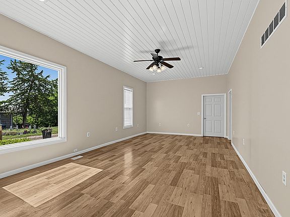 2nd image of 110 2nd St