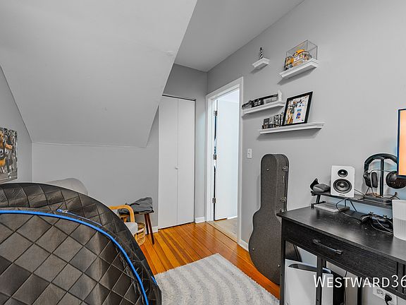 5th image of 3242 N Hoyne Ave #1