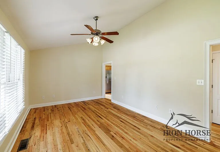130 Mandy Dr — Photo 4
