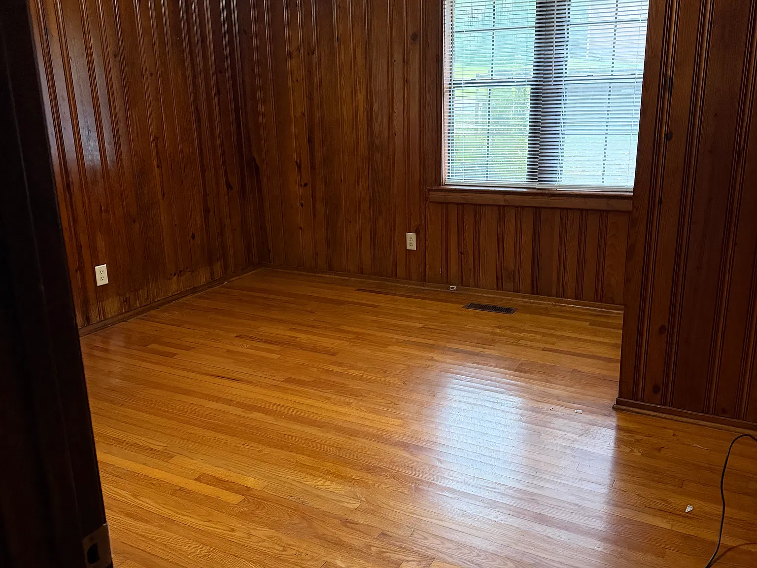 2305 Hamill Rd — Photo 2