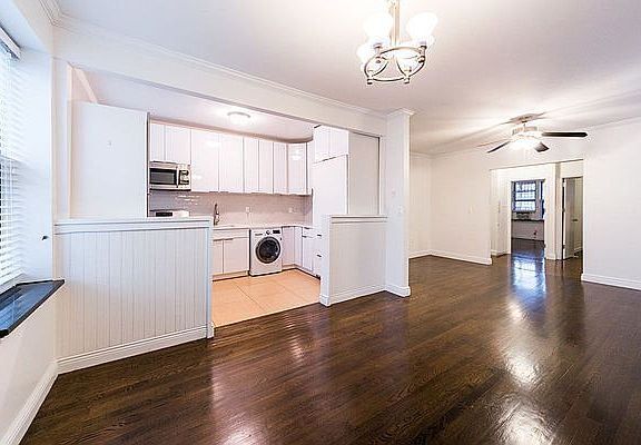 4th image of 2224 41st St #2