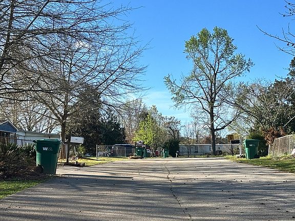 5th image of 183 Rockwood Ln