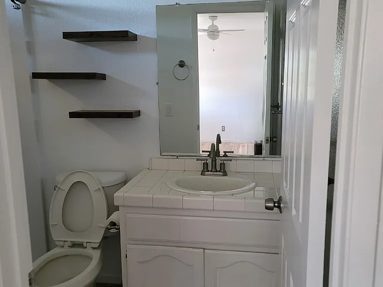 515 Grande Ave #D — Photo 8