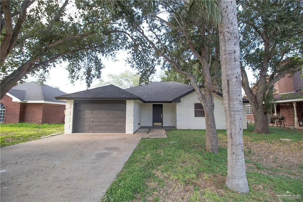 3 bed, 2.0 bath, 1582 sqft, $2,000 — Photo 3