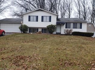 1358 Northfield Dr, Mineral Ridge, OH