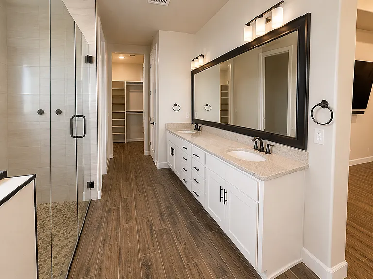 876 Eastwell Dr — Photo 9