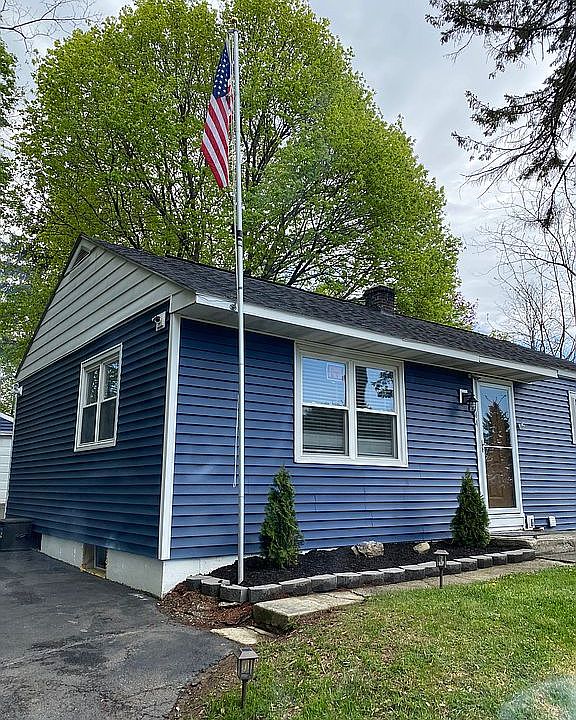 1st image of 44 Bolivar Ave