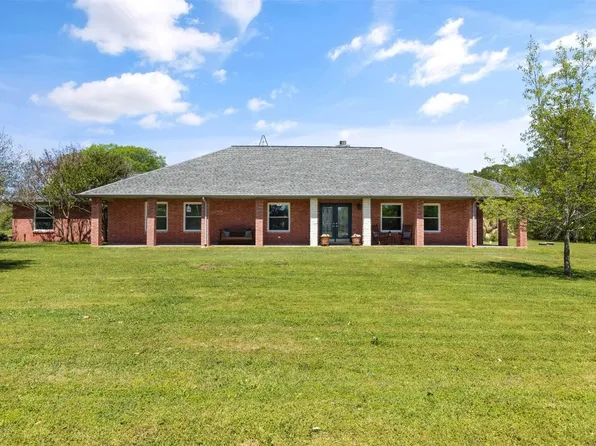 833 Quail Park Ln, Cleburne, TX 76031