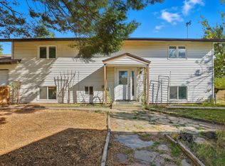 8920 E Schwachtgen Branch Rd, Chattaroy, WA 99003