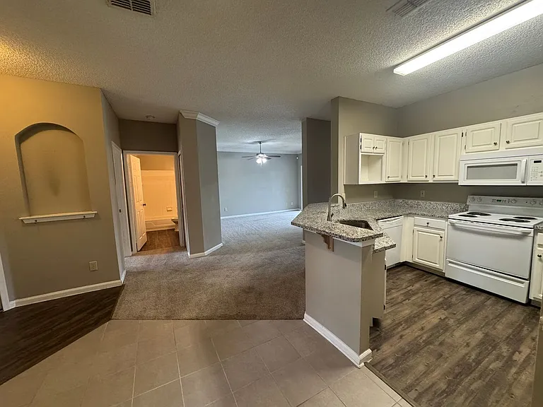 10000 N Gate Pkwy #1323 — Photo 3