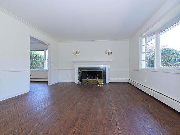 2nd image of 10 Dater Ln