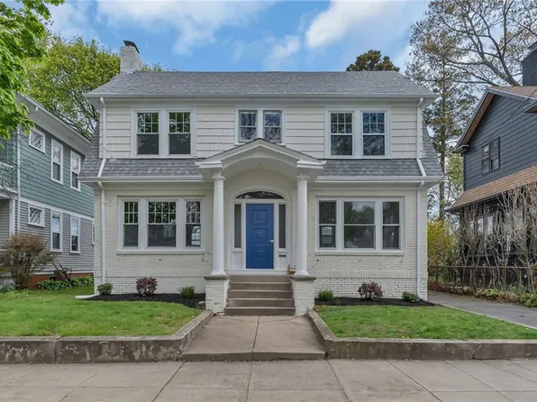 104 Woodbine St, Providence, RI 02906