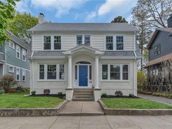 104 Woodbine St, Providence, RI 02906