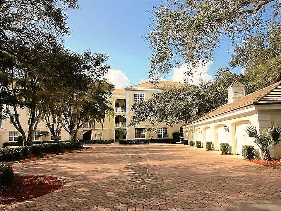 1st image of 200 Sable Oak Ln APT 304