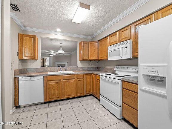 4th image of 1604 ARCADIA Drive #209