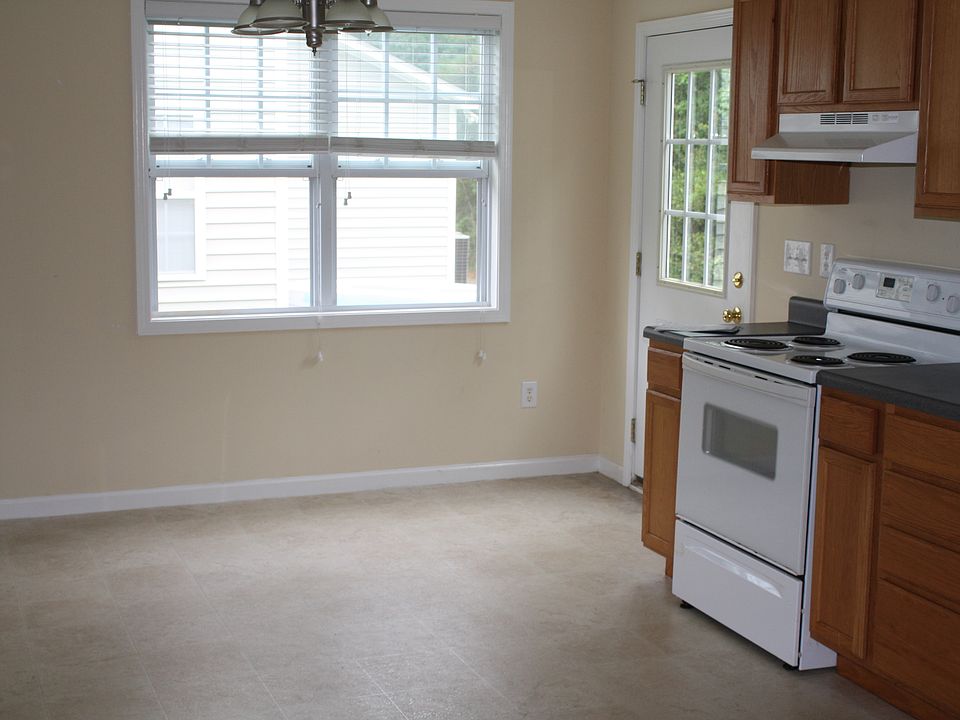 1st image of 134 Lincoln Dr #A