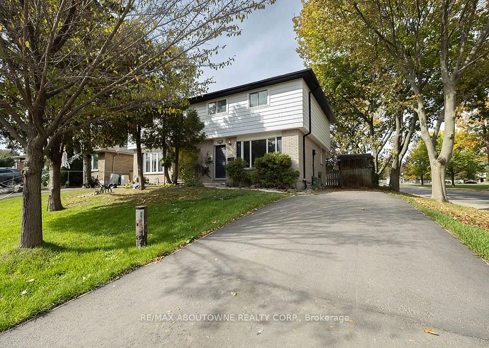 4 Glamis Ct