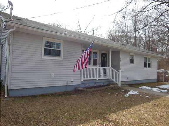 3rd image of 37 Barry Ct