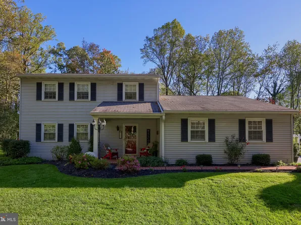 553 Ridge Ave, Ephrata, PA 17522