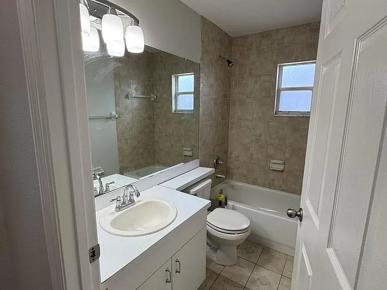 8039 Ridgeglen Cir E — Photo 25