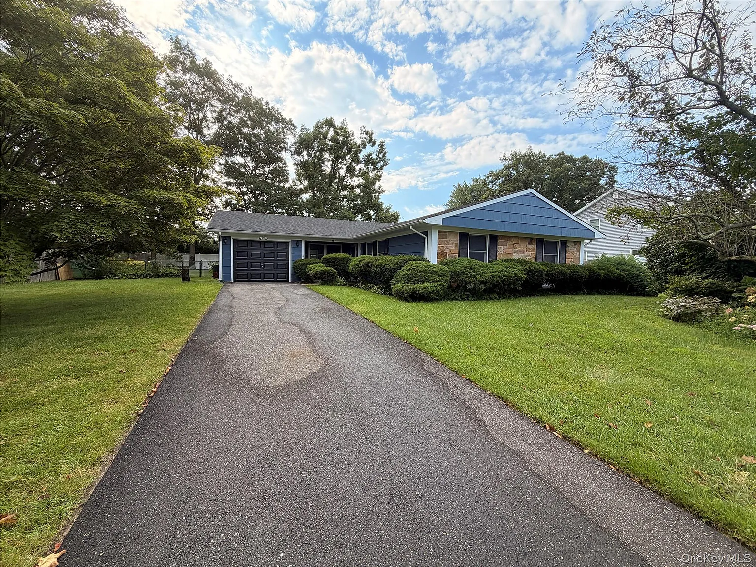 3 bed, 2.0 bath, 1600 sqft, $4,300 — Photo 1