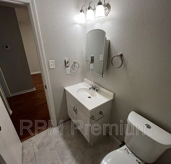 4133 Lee St #17 — Photo 15