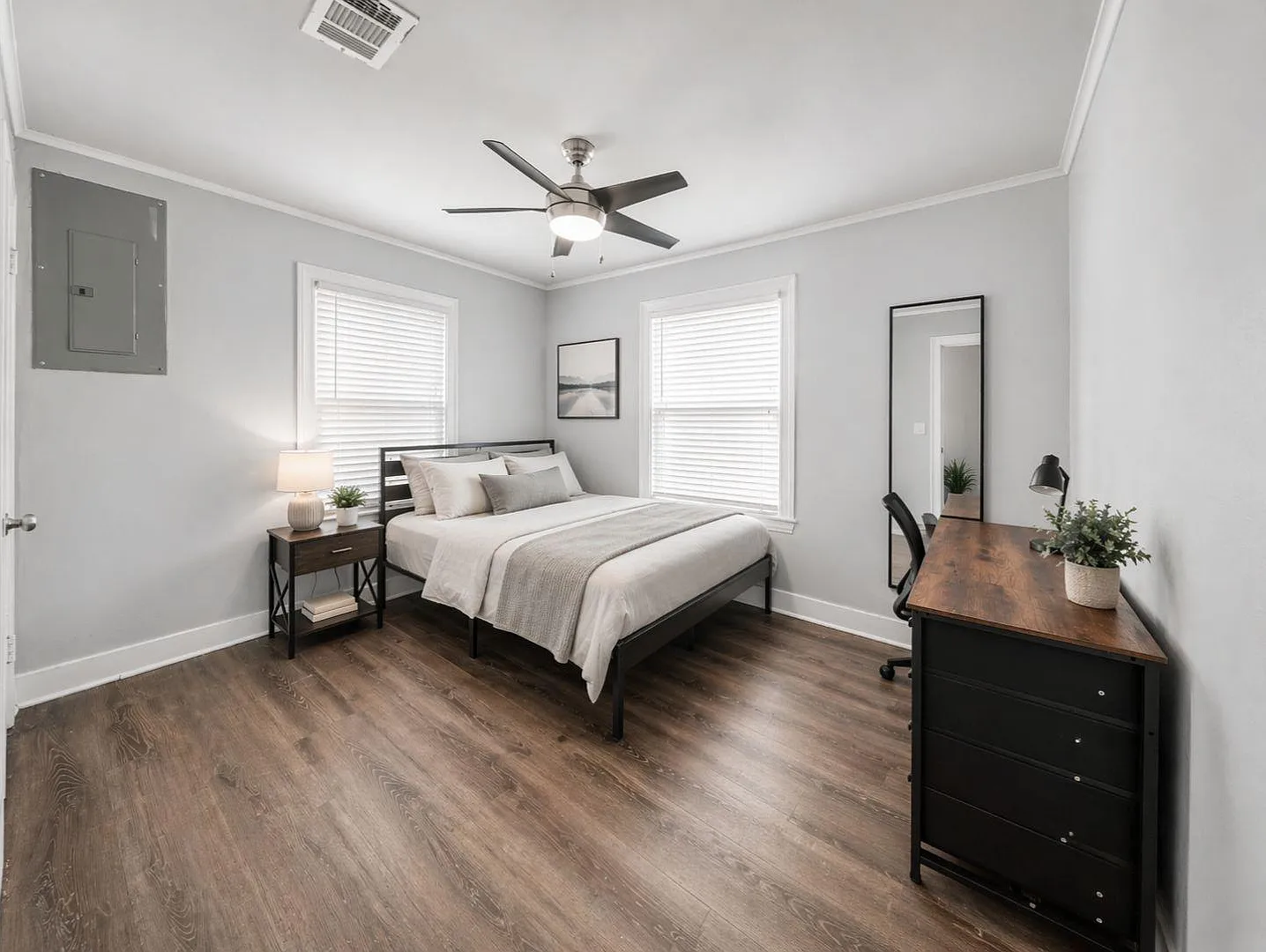 4 bed, 2.0 bath, 1598 sqft, $845 — Photo 1